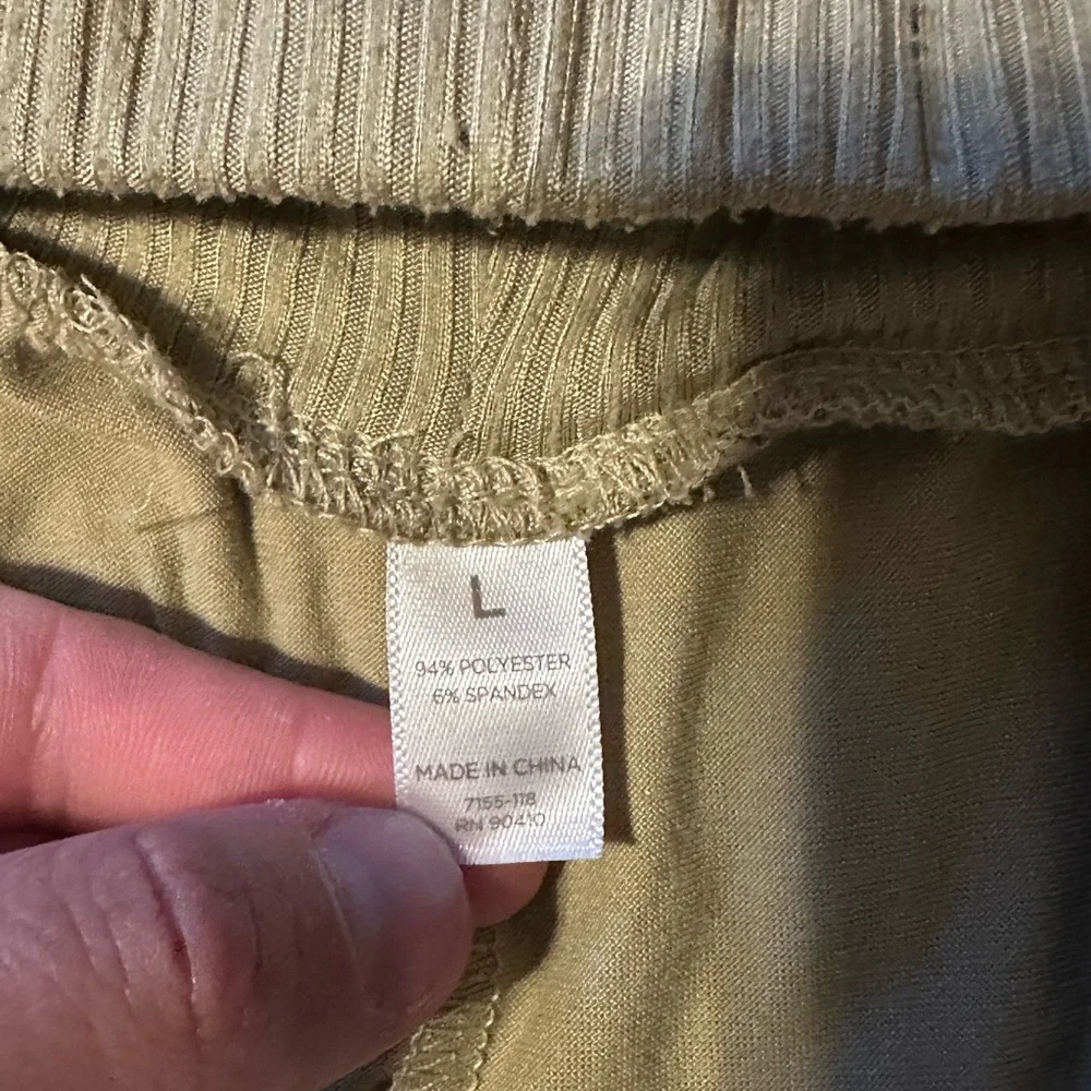 Danskin Olive Green Lounge Casual Soft Stretch Shorts | Size Large